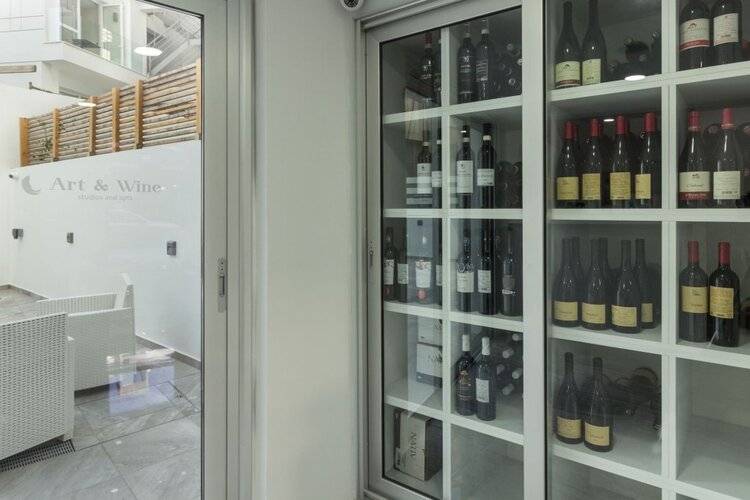 Art & Wine Studios And Apts