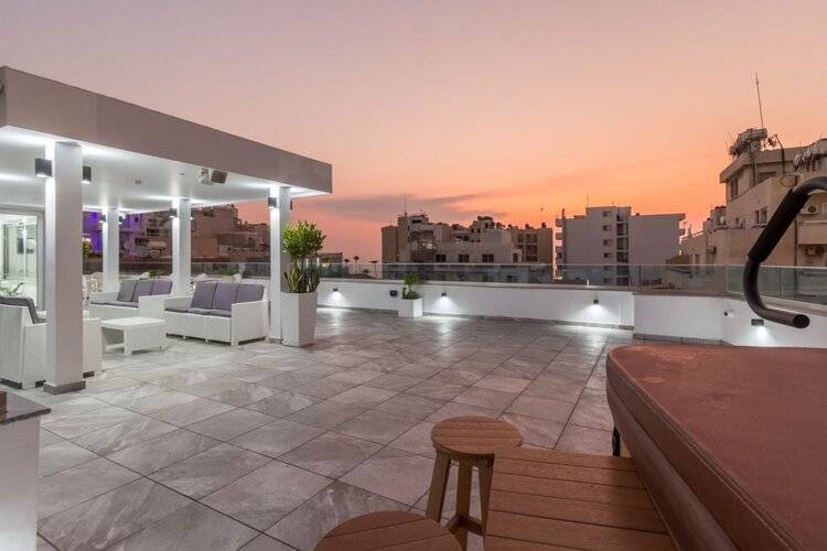 Art & Wine Studios And Apts