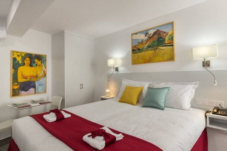 Art & Wine Studios And Apts