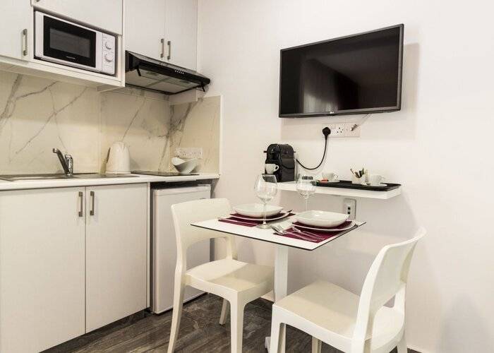Art & Wine Studios And Apts