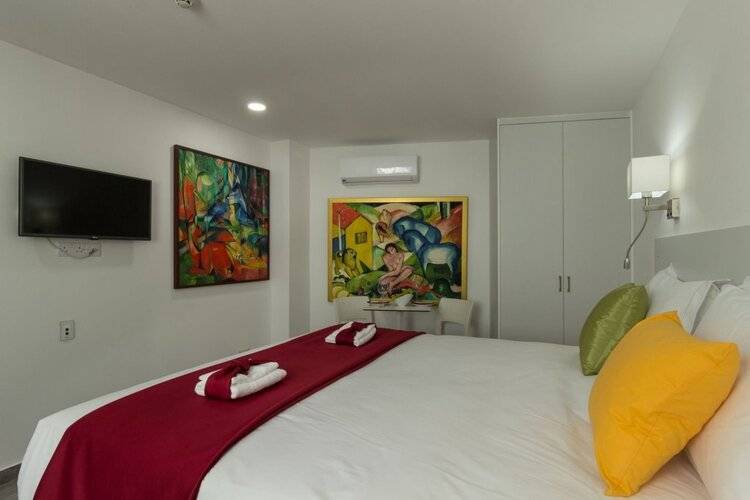 Art & Wine Studios And Apts