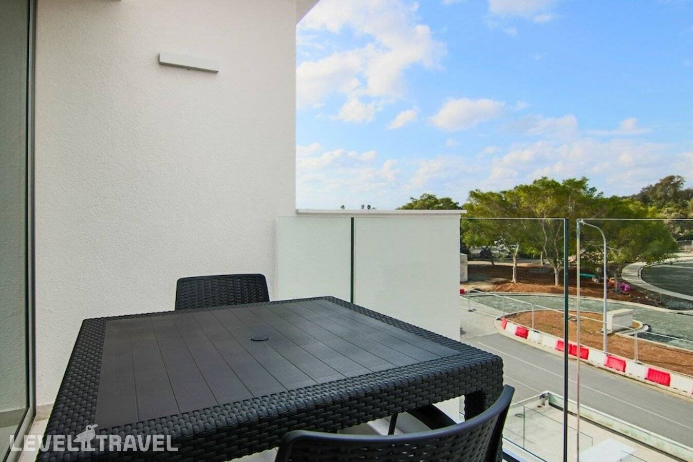 фотографии отеля Phaedrus Living: Seaside Executive Flat Harbour 101 в Кипр(Пафос) - фото №15