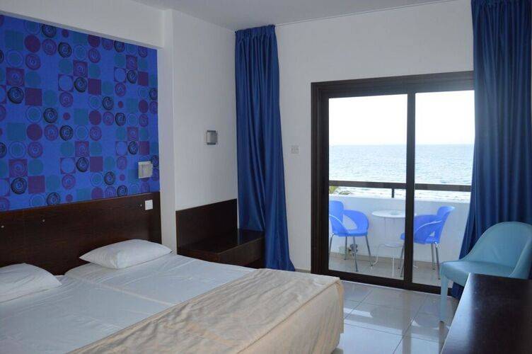 Les Palmiers Beach Hotel