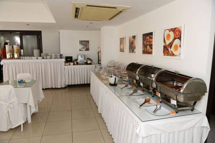 Les Palmiers Beach Hotel