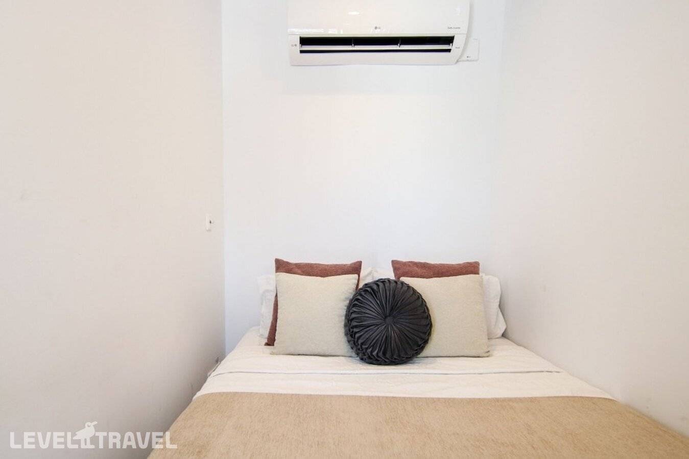 фотографии отеля Phaedrus Living: Seaside Luxury Flat Harbour 110 в Кипр(Пафос) - фото №15