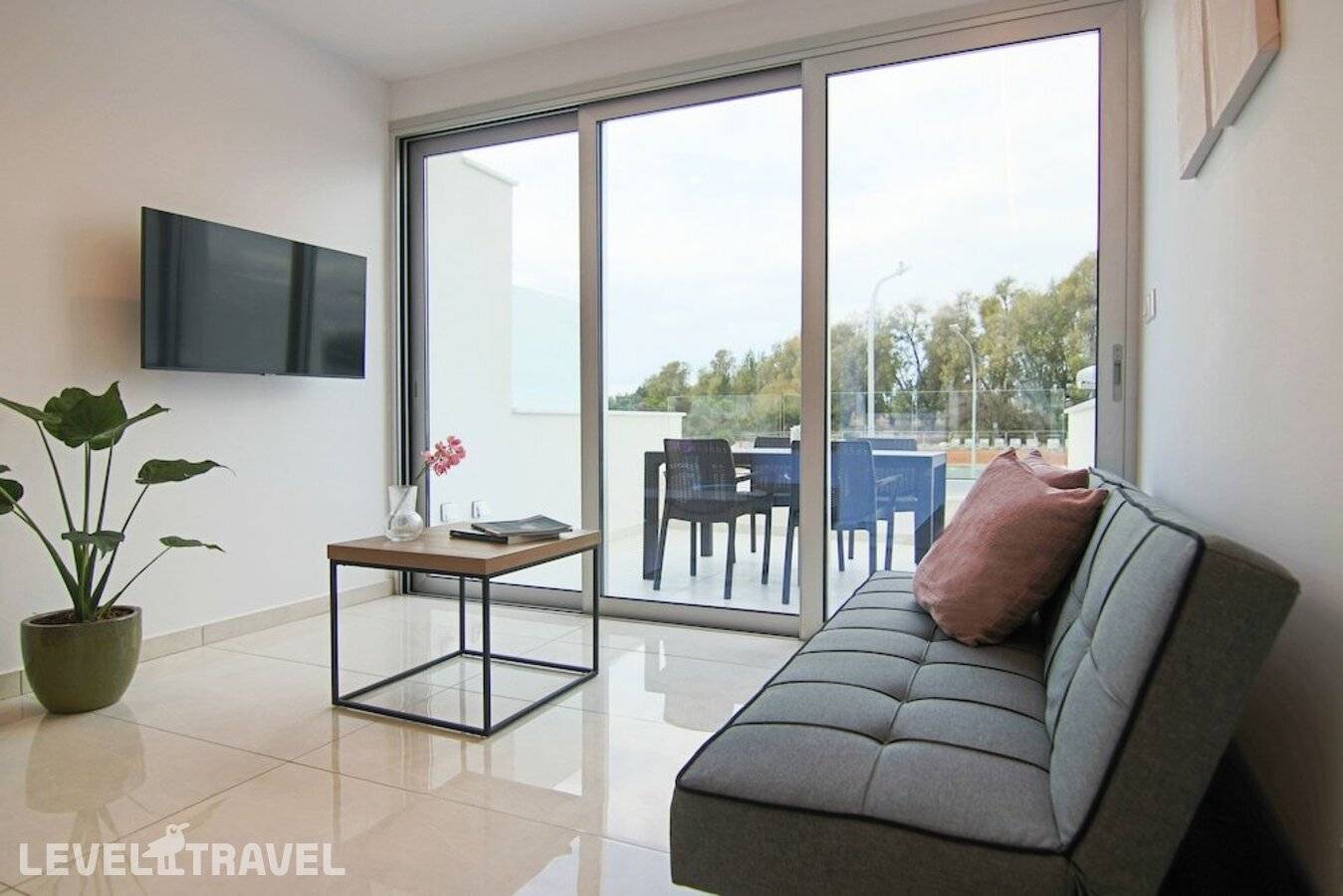 фотографии отеля Phaedrus Living: Seaside Luxury Flat Harbour 110 в Кипр(Пафос) - фото №11