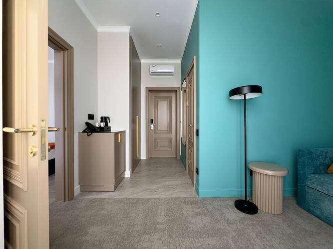 Арт Отель Astoria Hotel