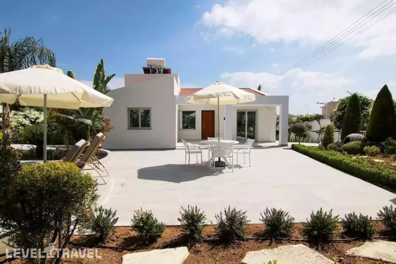 Phaedrus Living: Luxury Villa Ellison