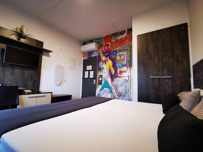 Rise Street Art Hotel