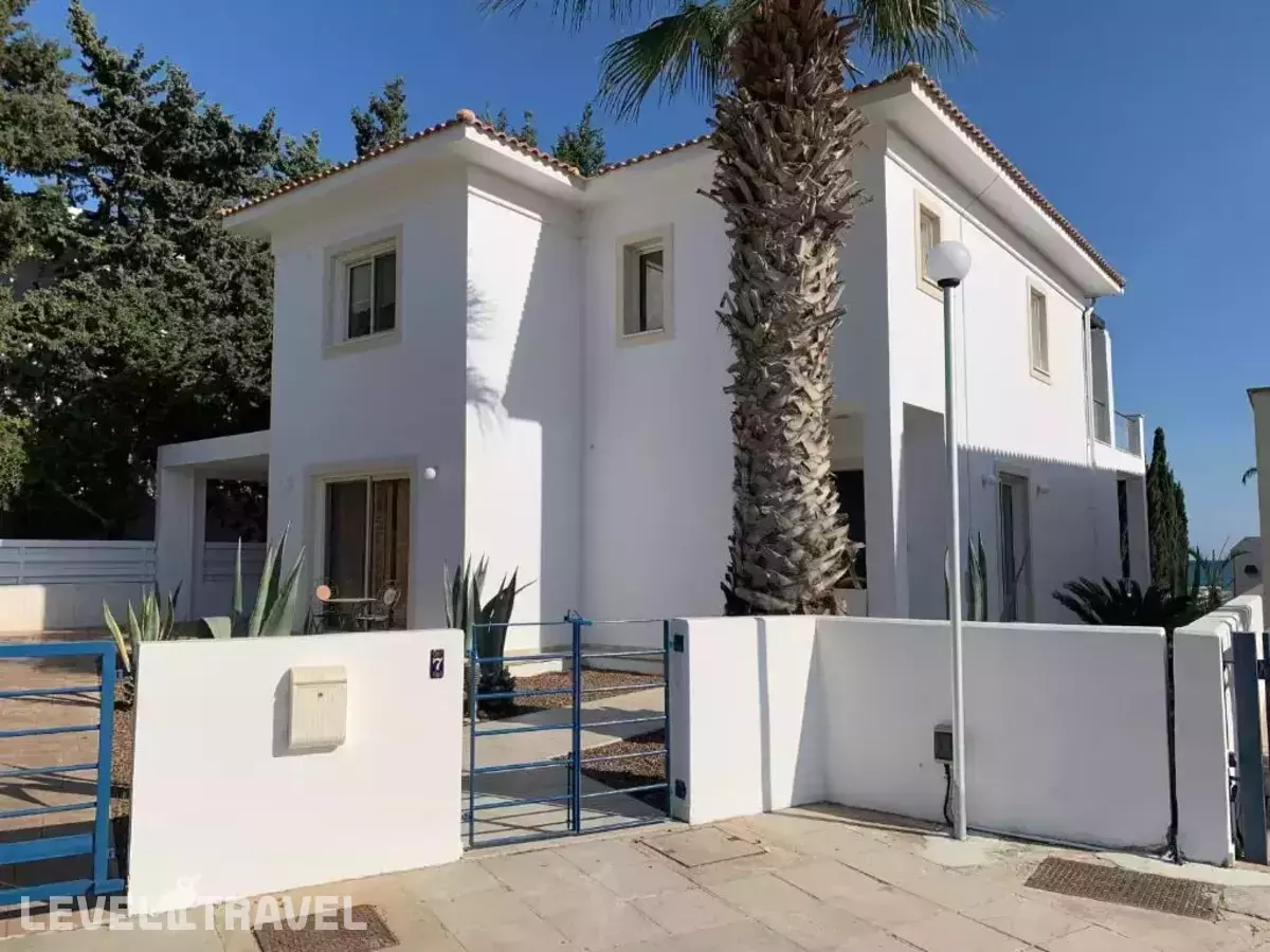 Lucky 7 Beachfront Villa Perivolia