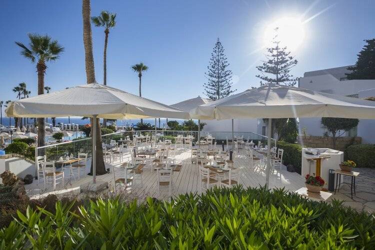 Leonardo Plaza Cypria Maris Beach Hotel & Spa