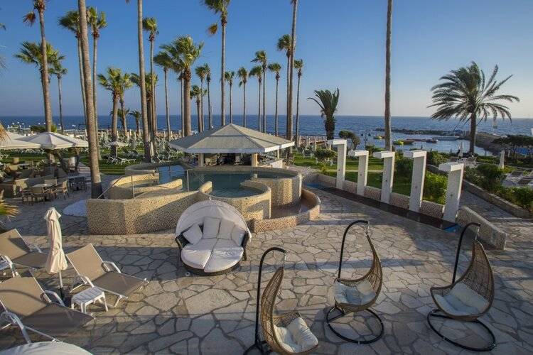 Leonardo Plaza Cypria Maris Beach Hotel & Spa