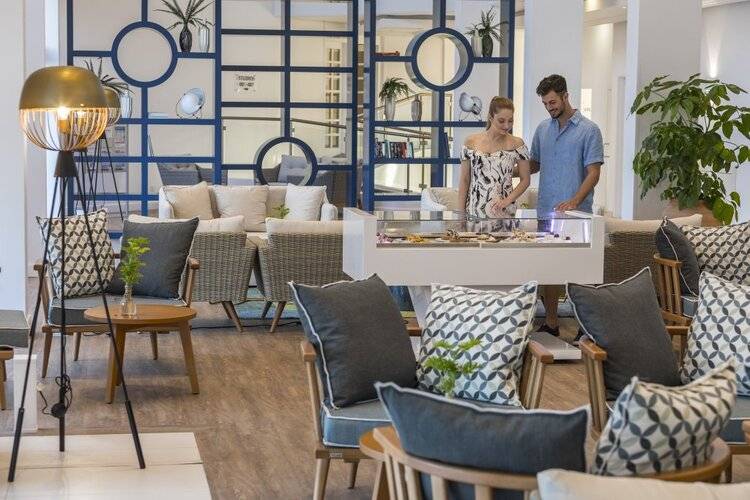 Leonardo Plaza Cypria Maris Beach Hotel & Spa