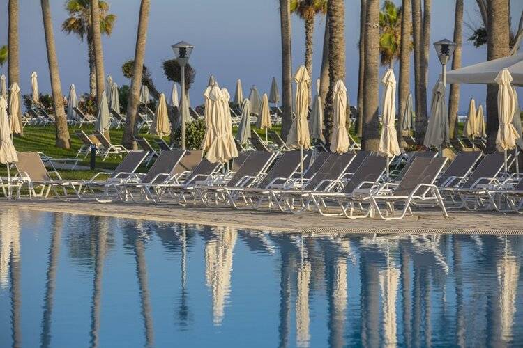 Leonardo Plaza Cypria Maris Beach Hotel & Spa