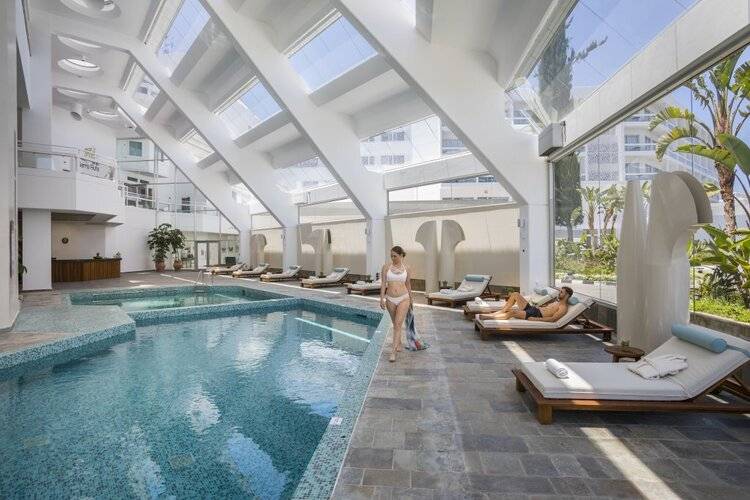 Leonardo Plaza Cypria Maris Beach Hotel & Spa