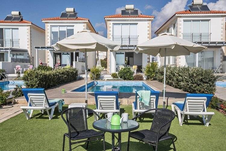 Villa Suri, Luxury Seafront Villa