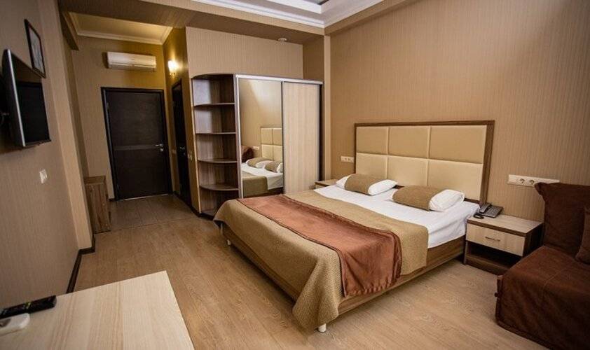 Grand Aero Hotel