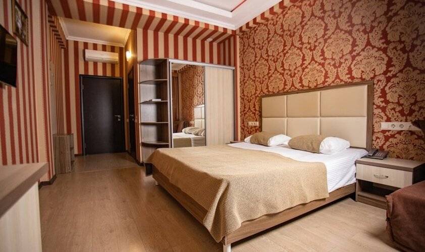 Grand Aero Hotel