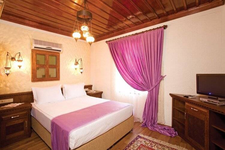 Cicerone Lodge Hotel