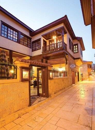 Cicerone Lodge Hotel