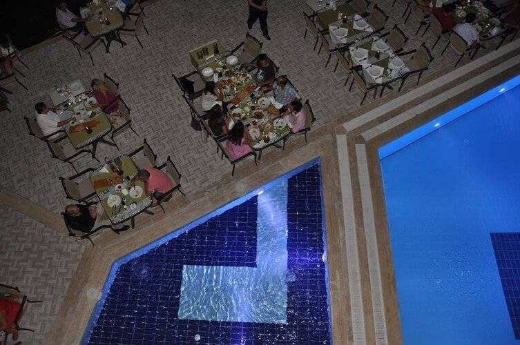 Tema 242 Hotel
