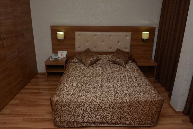 Tema 242 Hotel