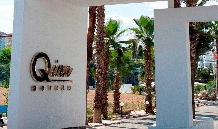 Qinn Hotel