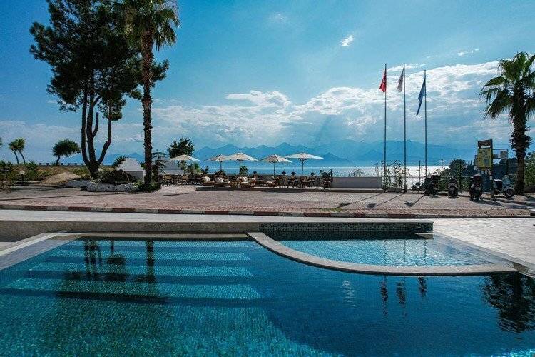 Qinn Hotel