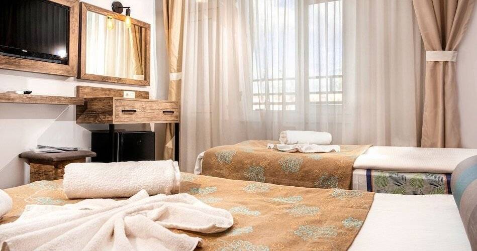 Seven City Hotel