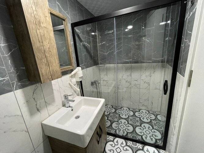 Seven City Hotel