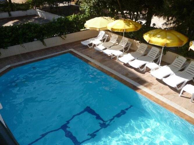 Ada Apart & Hotel