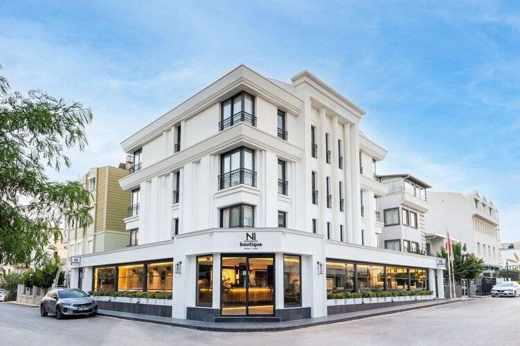 Ni̇ Hotel Lara
