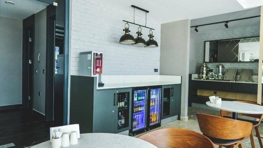 Ni̇ Hotel Lara