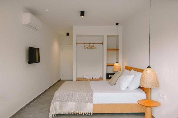 Raw Beach Hotel