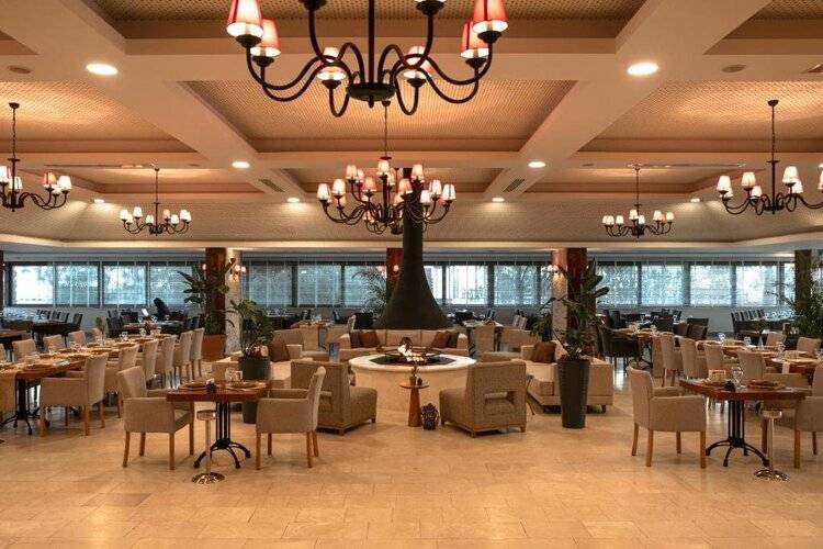 Raw Beach Hotel