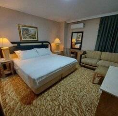 $item['hotel']['name']