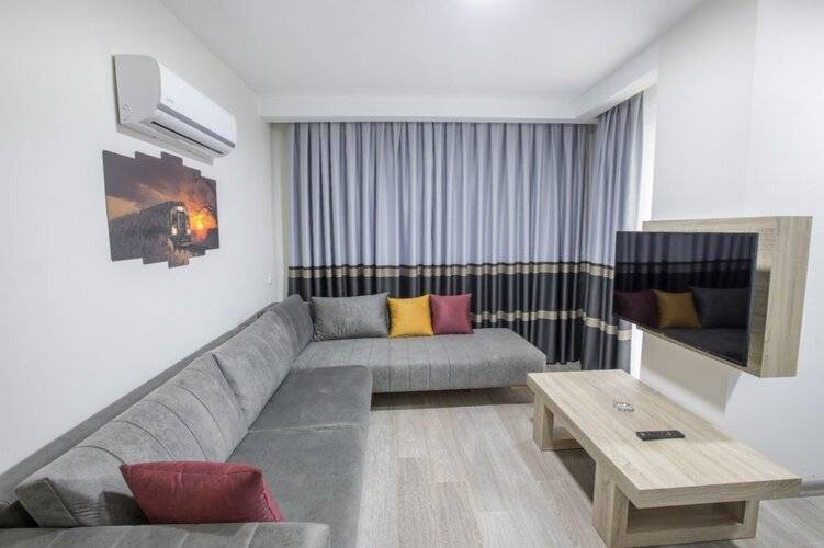 Elanis Suites