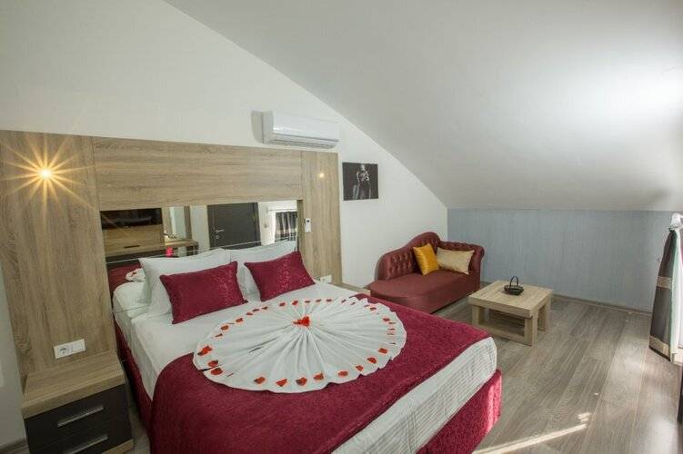 Elanis Suites