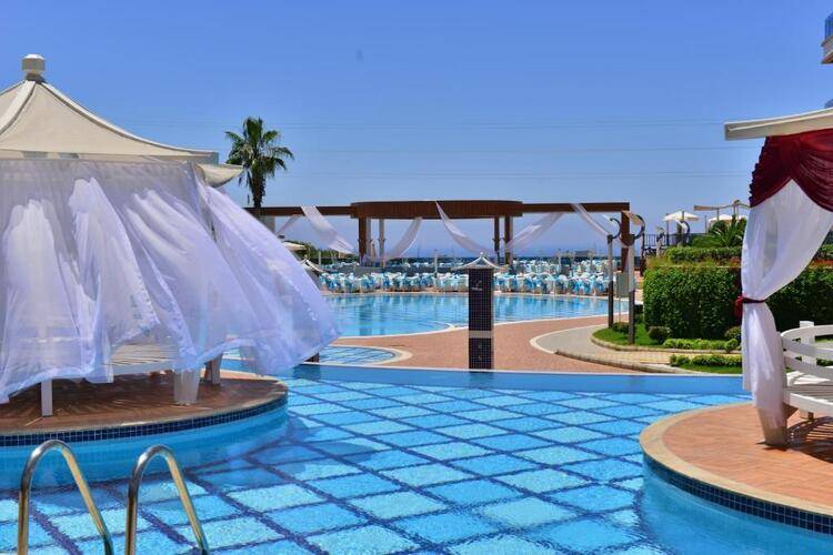 Azura Park Residence