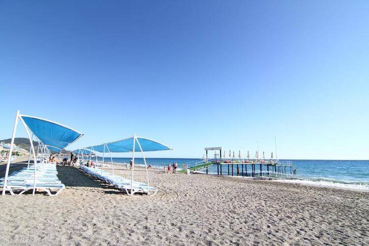 Azura Park Residence