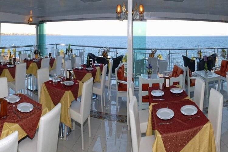 Sea Side Hotel