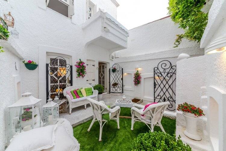 8 Oda Boutique Homes