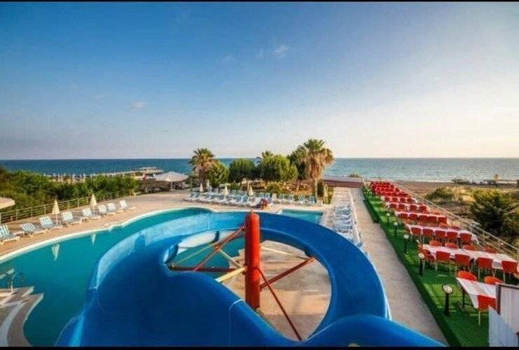 Avalon Beach Hotel