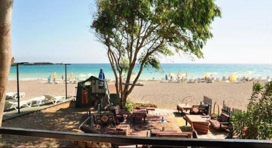 Avalon Beach Hotel