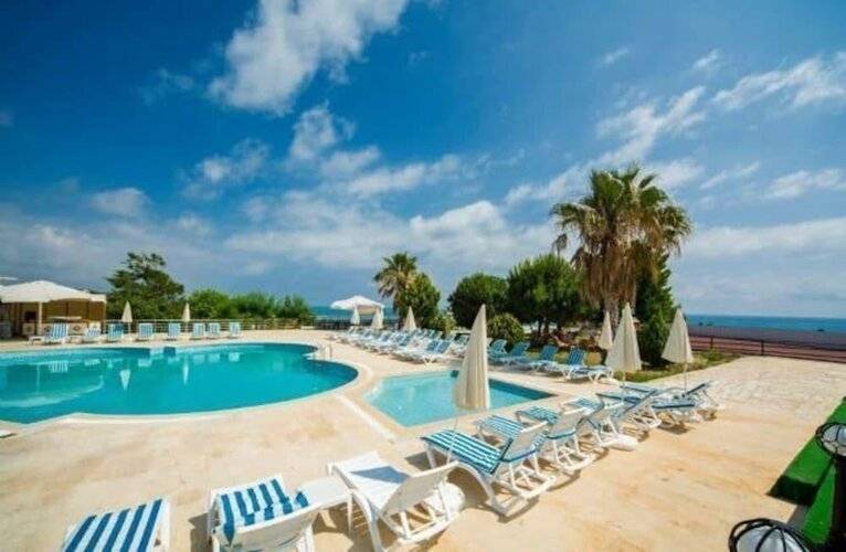 Avalon Beach Hotel