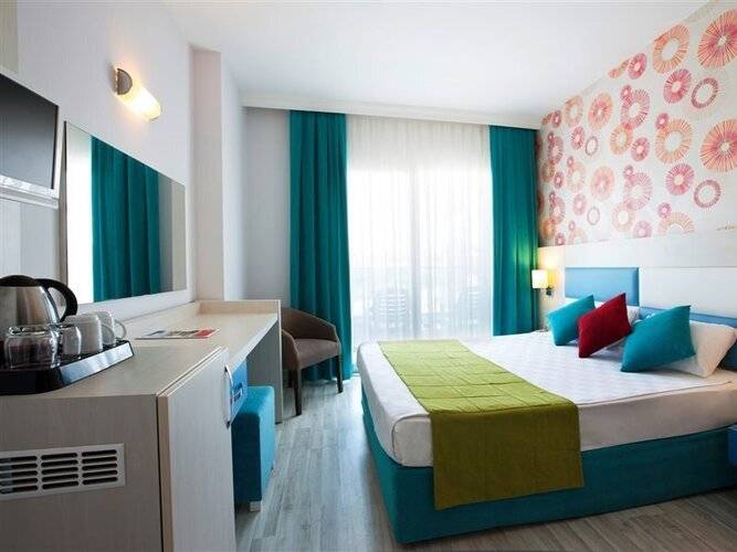 Blue Paradise Side Hotel