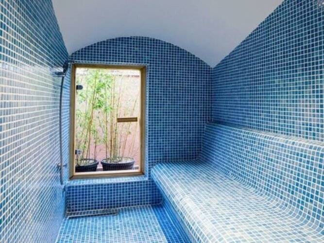 7 Rooms (Adults Only 18+)
