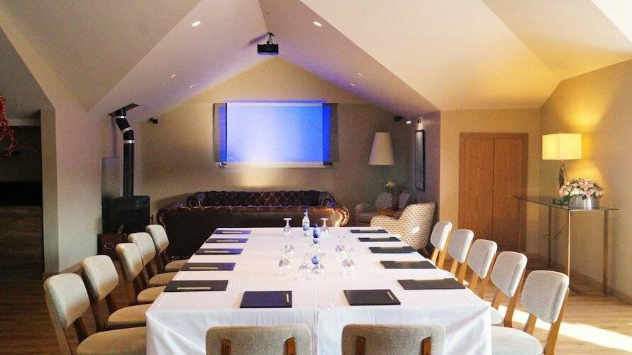 7 Rooms (Adults Only 18+)