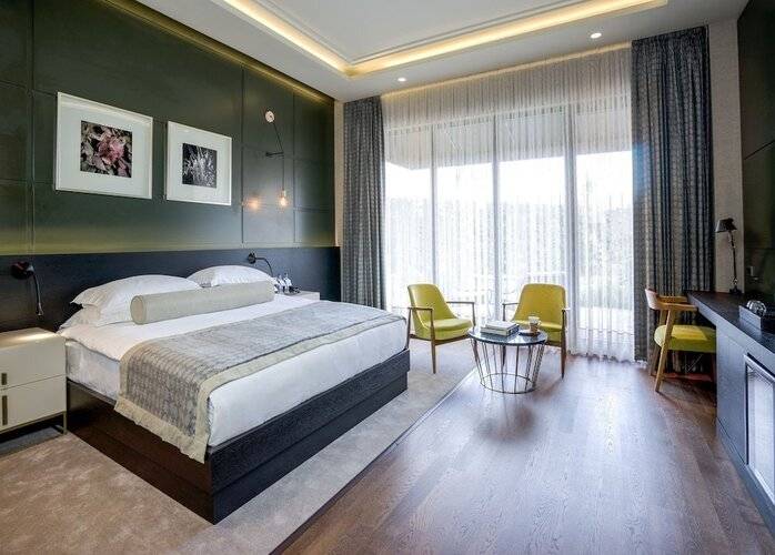 7 Rooms (Adults Only 18+)
