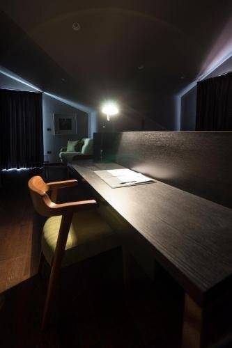 7 Rooms (Adults Only 18+)